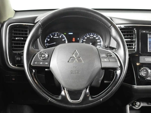 Внедорожник Mitsubishi Outlander 2016 года, 1797900 рублей, Казань