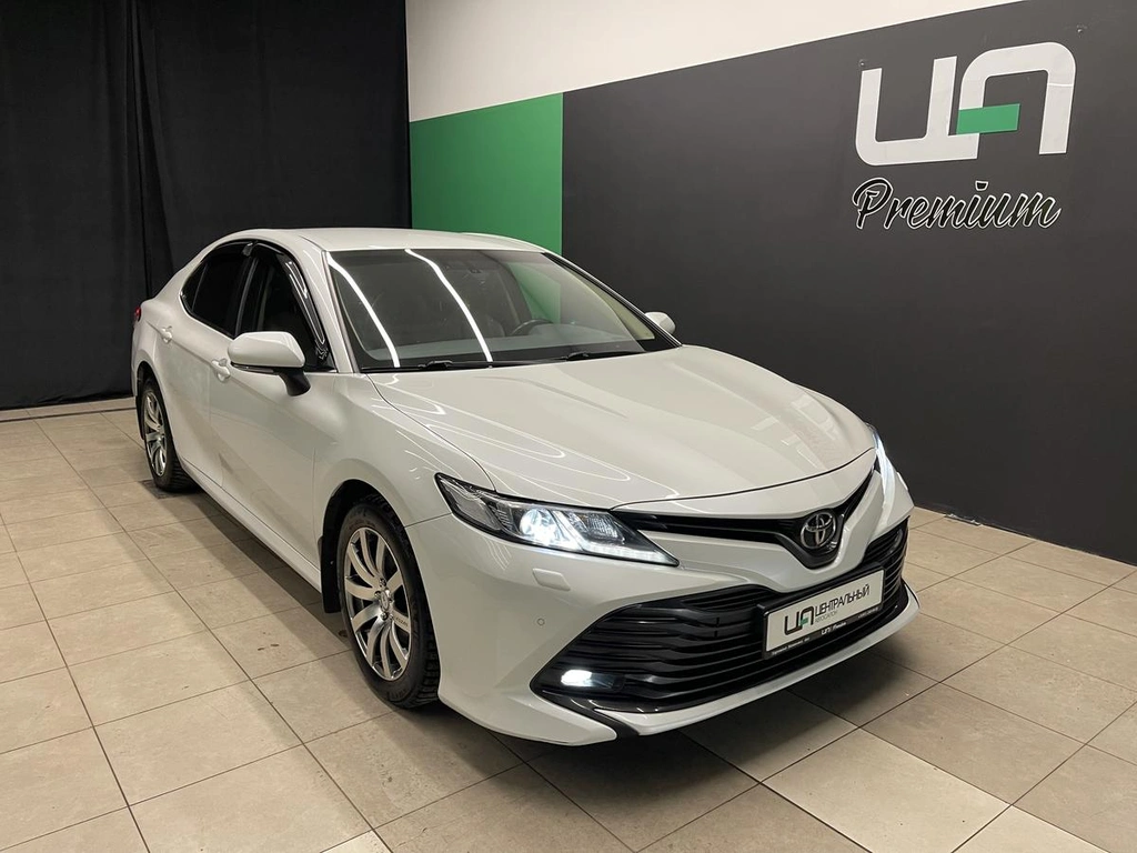 Седан Toyota Camry 2019 года, 2850000 рублей, Красноярск