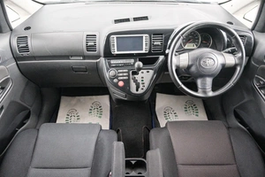 Минивэн Toyota Wish 2004 года, 869000 рублей, Красноярск