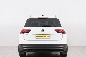 Внедорожник Volkswagen Tiguan 2017 года, 1749000 рублей, Красноярск