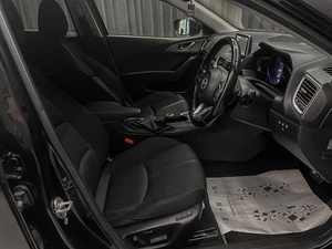 Хетчбэк Mazda Axela 2017 года, 1380000 рублей, Красноярск