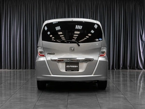 Минивэн Honda Freed 2012 года, 1049000 рублей, Тюмень