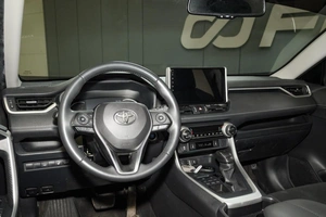 Внедорожник Toyota RAV4 2021 года, 3649000 рублей, Ульяновск