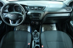 Седан Kia Rio 2013 года, 599000 рублей, Омск