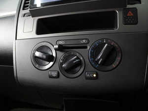 Седан Nissan Tiida 2011 года, 730000 рублей, Омск