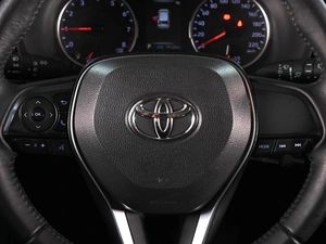 Внедорожник Toyota RAV4 2019 года, 3499000 рублей, Аксай