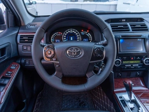 Седан Toyota Camry 2013 года, 1559000 рублей, Саратов