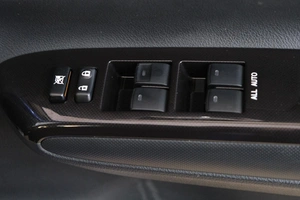 Минивэн Toyota Wish 2012 года, 1599000 рублей, Омск