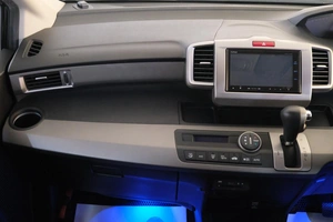 Минивэн Honda Freed 2015 года, 1499000 рублей, Омск