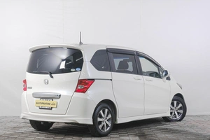 Минивэн Honda Freed 2009 года, 999000 рублей, Кемерово