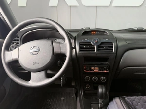 Седан Nissan Almera Classic 2011 года, 850000 рублей, Нижневартовск