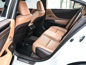 Седан Lexus ES 2020 года, 3999000 рублей, Кирилловка