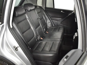 Внедорожник Volkswagen Tiguan 2010 года, 1243100 рублей, Казань