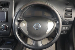 Хетчбэк Nissan Leaf 2014 года, 679000 рублей, Тюмень