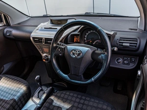 Хетчбэк Toyota iQ 2009 года, 670000 рублей, Краснодар