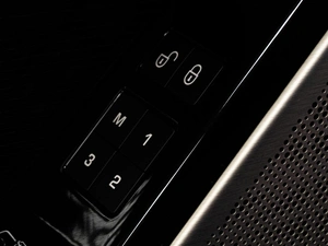 Внедорожник Land Rover Range Rover Velar 2018 года, 4620000 рублей, Тюмень
