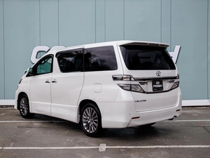 Минивэн Toyota Vellfire 2013 года, 2399000 рублей, Большой Сочи
