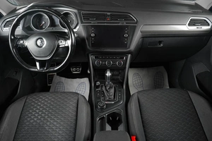 Внедорожник Volkswagen Tiguan 2018 года, 2999000 рублей, Тюмень