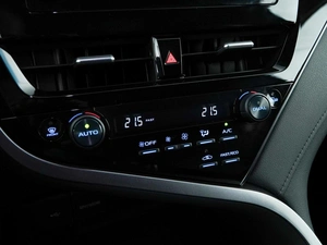 Седан Toyota Camry 2021 года, 2470055 рублей, Москва