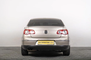 Седан Volkswagen Passat 2006 года, 739000 рублей, Томск