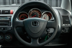 Хетчбэк Honda Fit 2003 года, 527000 рублей, Красноярск