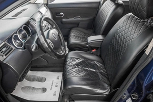 Хетчбэк Nissan Tiida 2010 года, 719000 рублей, Барнаул