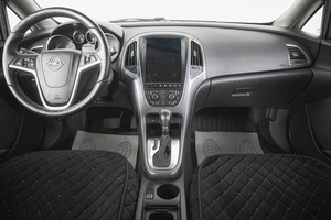 Хетчбэк Opel Astra 2013 года, 869000 рублей, Кемерово