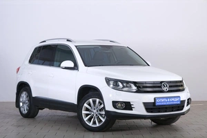 Внедорожник Volkswagen Tiguan 2012 года, 1319000 рублей, Омск
