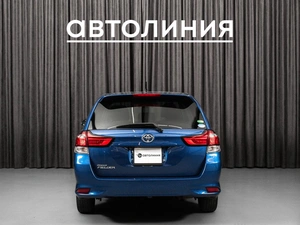 Универсал Toyota Corolla Fielder 2017 года, 1149000 рублей, Красноярск