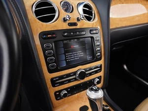 Седан Bentley Continental Flying Spur 2005 года, 2099632 рублей, Москва