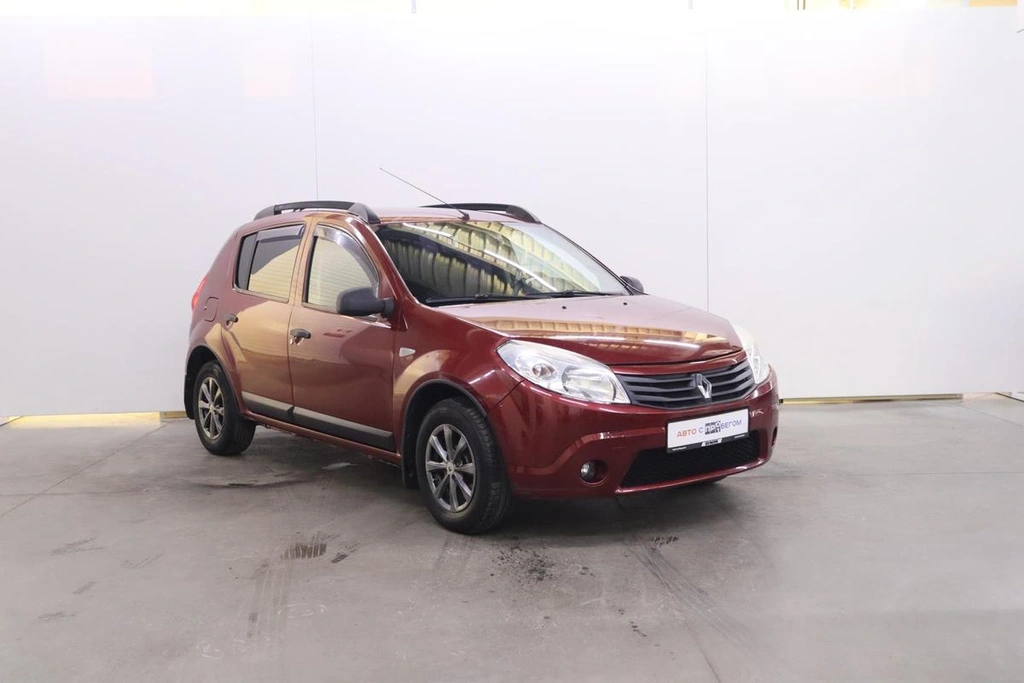 Хэтчбек Renault Sandero 2012 года, 560000 рублей, Орёл