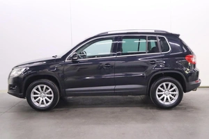 Внедорожник Volkswagen Tiguan 2010 года, 1080000 рублей, Брянск