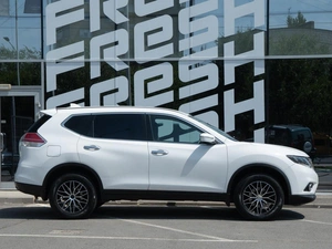 Внедорожник Nissan X-Trail 2017 года, 1690000 рублей, Волгоград