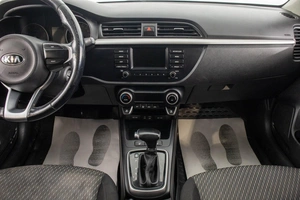 Седан Kia Rio 2017 года, 1119000 рублей, Барнаул