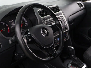 Седан Volkswagen Polo 2018 года, 1248077 рублей, Москва