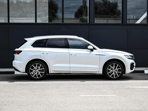 Внедорожник Volkswagen Touareg 2018 года, 3759000 рублей, Кирилловка