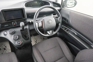Минивэн Toyota Sienta 2019 года, 1329000 рублей, Красноярск
