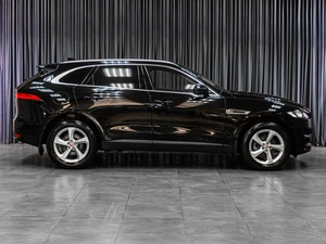 Внедорожник Jaguar F-Pace 2017 года, 2649000 рублей, Тюмень
