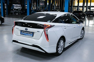 Лифтбек Toyota Prius 2016 года, 1688000 рублей, Солонцы