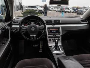 Седан Volkswagen Passat 2012 года, 1475000 рублей, Краснодар