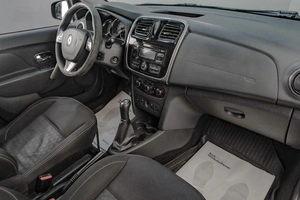 Седан Renault Logan 2016 года, 729000 рублей, Челябинск