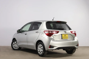 Хетчбэк Toyota Vitz 2019 года, 1249000 рублей, Новосибирск
