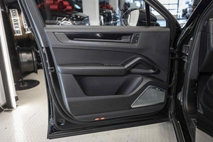Внедорожник Porsche Cayenne Coupe 2025 года, 29685943 рублей, Москва