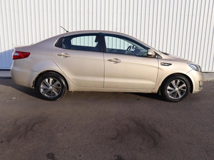 Седан Kia Rio 2014 года, 910000 рублей, Брянск
