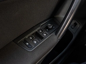 Внедорожник Volkswagen Tiguan 2017 года, 2330000 рублей, Краснодар