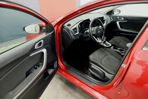 Хэтчбек Kia Ceed 2020 года, 1800000 рублей, Курск