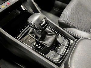 Внедорожник Skoda Karoq 2021 года, 2125000 рублей, Красноярск