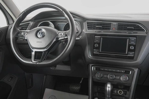 Внедорожник Volkswagen Tiguan 2018 года, 2459000 рублей, Кемерово