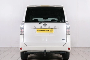 Минивэн Toyota Voxy 2010 года, 1349000 рублей, Красноярск