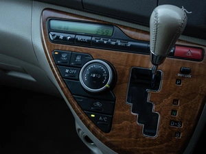 Минивэн Toyota Isis 2010 года, 1060000 рублей, Краснодар